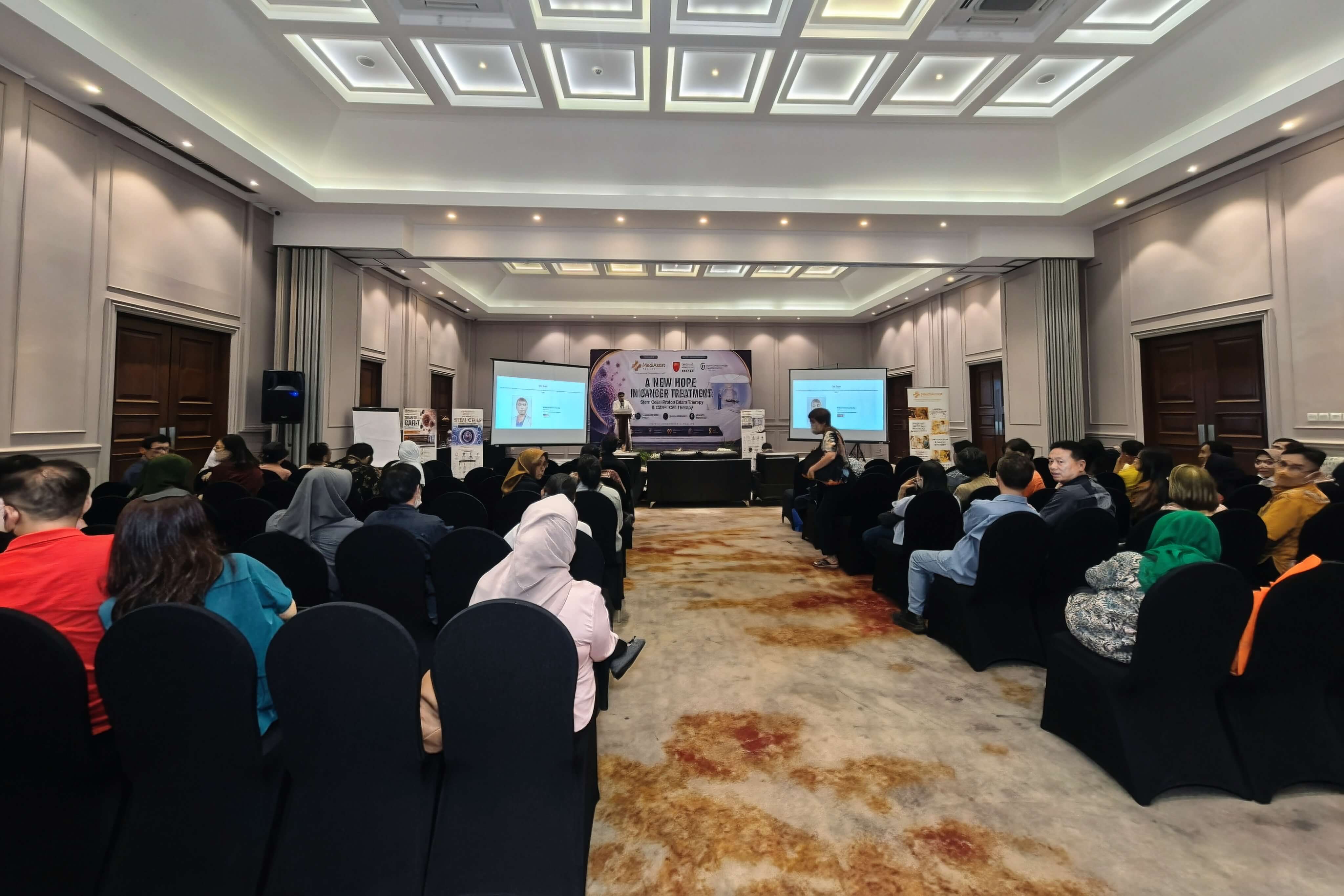 A cancer health talk in Jakarta hosted by Guangzhou Concord Cancer Center drew about 100 attendees under the banner 'A New Hope in Cancer Treatment'